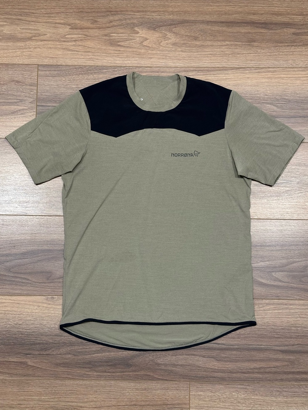 Norrøna Skibotn Equaliser Tech T-Shirt in "Winter Twig/Caviar” Size Small